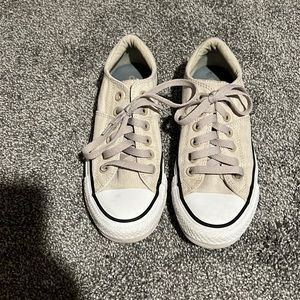 Women’s size 6.5 converse worn once euc